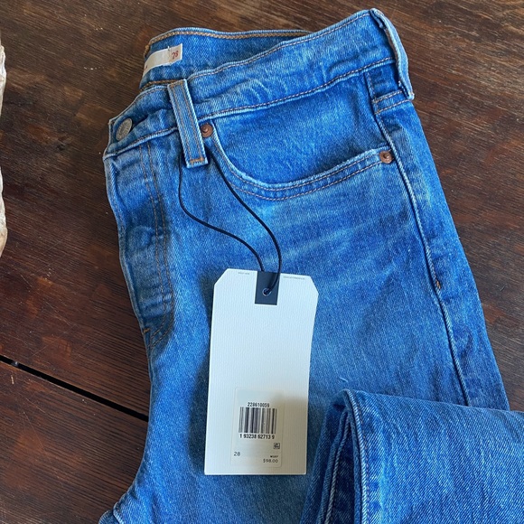 Levi’s Wedgie Jeans - Picture 2 of 11